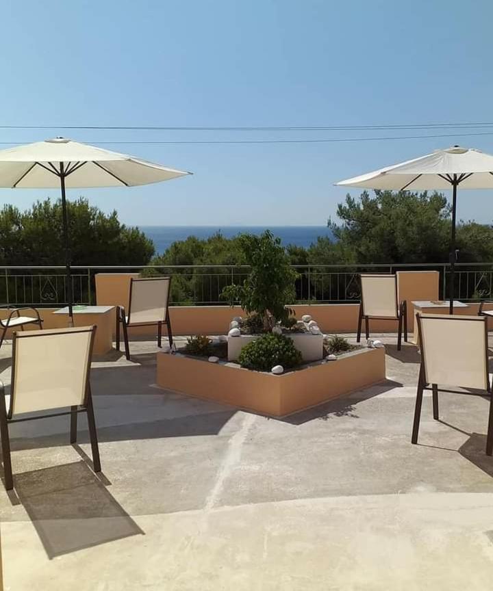Hermes Agia Marina  Exteriör bild
